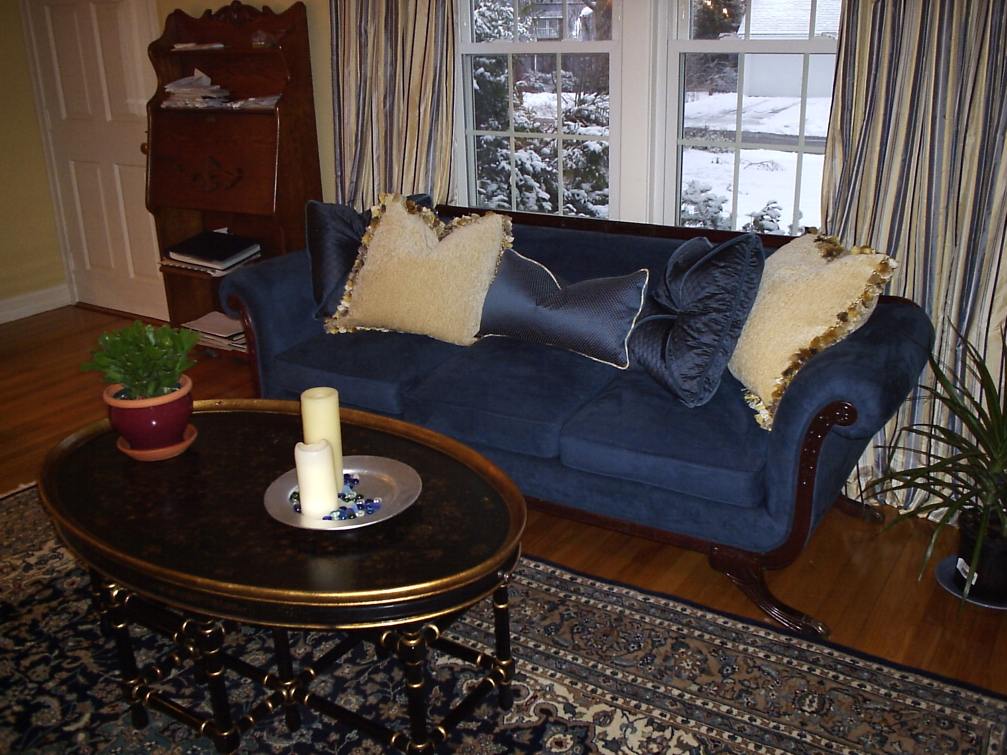 Loveseats4